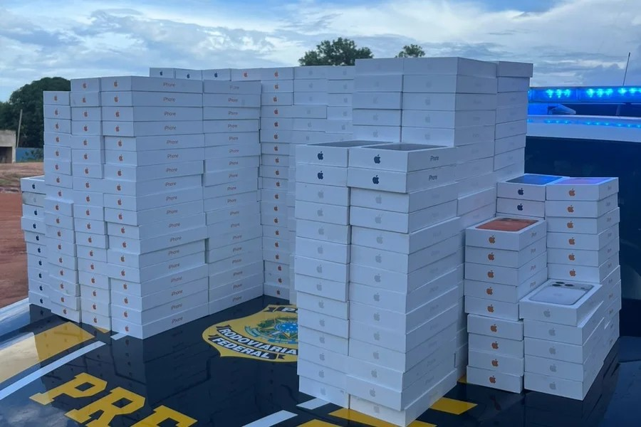 Carga de mais de R$ 5 milhões em iPhones é apreendida pela PRF em Roraima